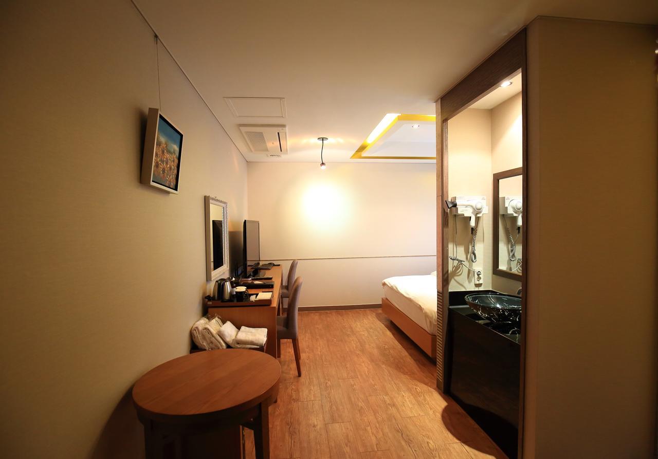 טונגיאונג Gallery Tourist Hotel מראה חיצוני תמונה
